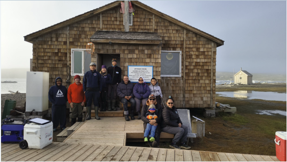 Inuvialuit family visit at the camp © Rute Cesário and Mário Dias – University of Lisbon Picture 7